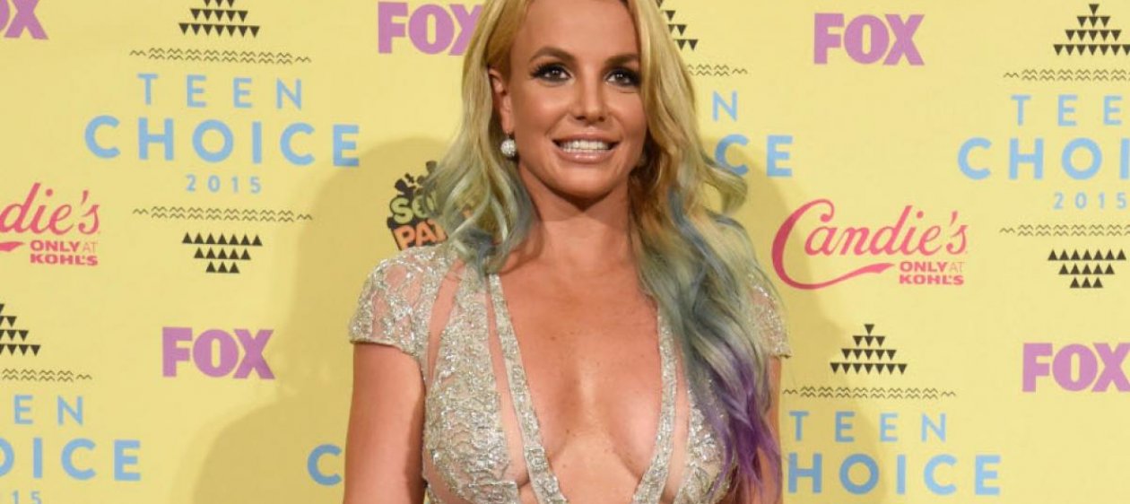 Britney Spears respondió a quienes la consultan por intervenciones estéticas con foto en topless