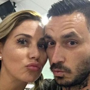 Mauricio Pinilla celebró el cumpleaños de Gisella Gallardo con tierna dedicatoria
Mauricio Pinilla celebró el cumpleaños de Gisella Gallardo con tierna dedicatoria