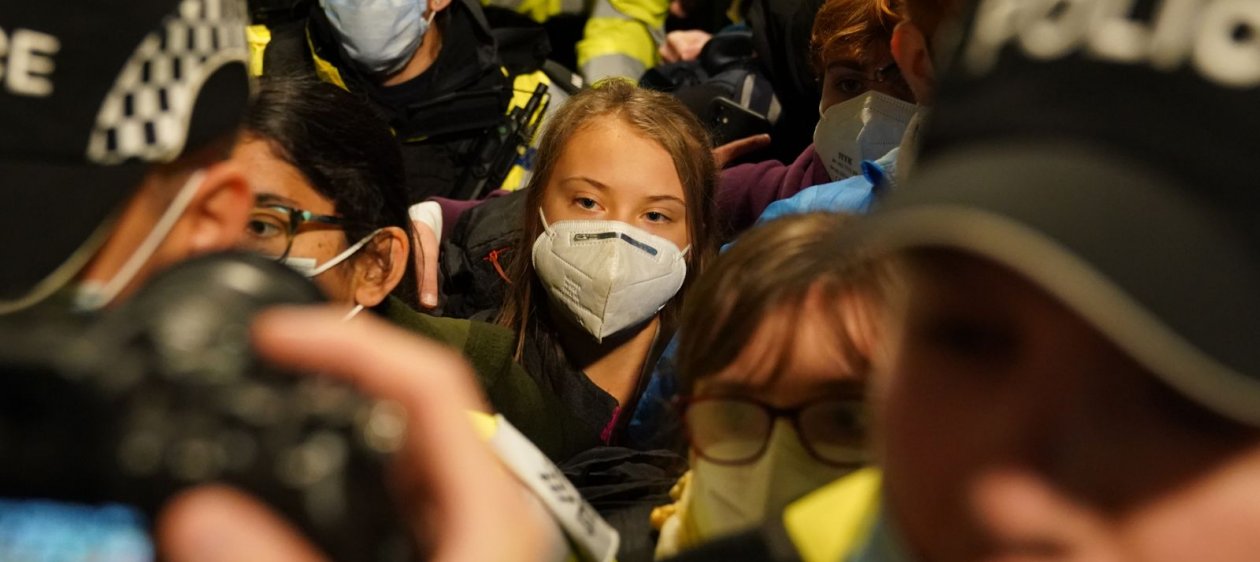 ¡Fue igual! Greta Thunberg llegó a Glasgow tras no ser invitada a la COP26