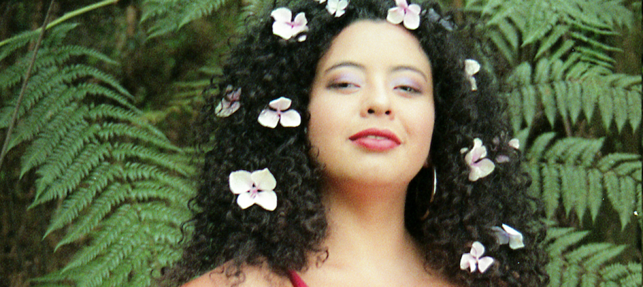 Ana Ivania relata su viaje por el sur de Chile en su nuevo disco
