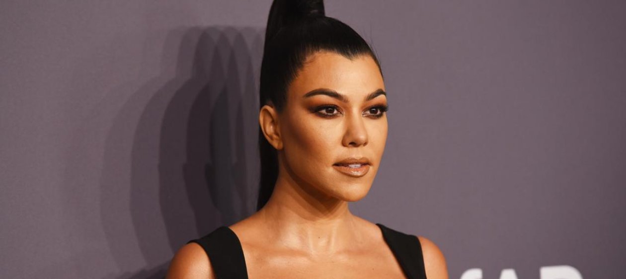 Seguidores de Kourtney Kardashian encienden rumores de embarazo tras subir fotos en bikini