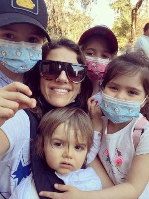 Beto Cuevas sorprendió con regalo a las hijas de María Luisa Godoy