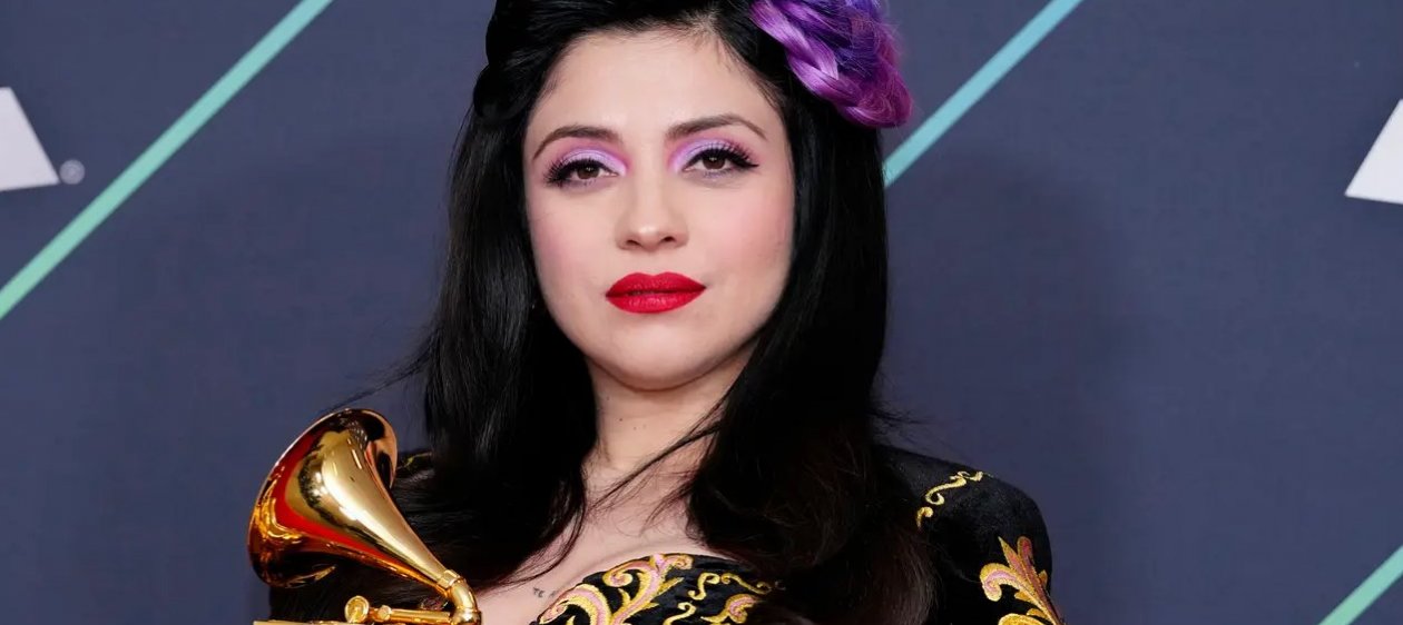 Mon Laferte y la complicación que tiene para subirse al escenario embarazada