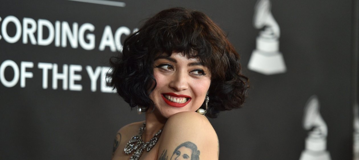 Mon Laferte sorprendió tras confirmar el nacimiento de su primer hijo