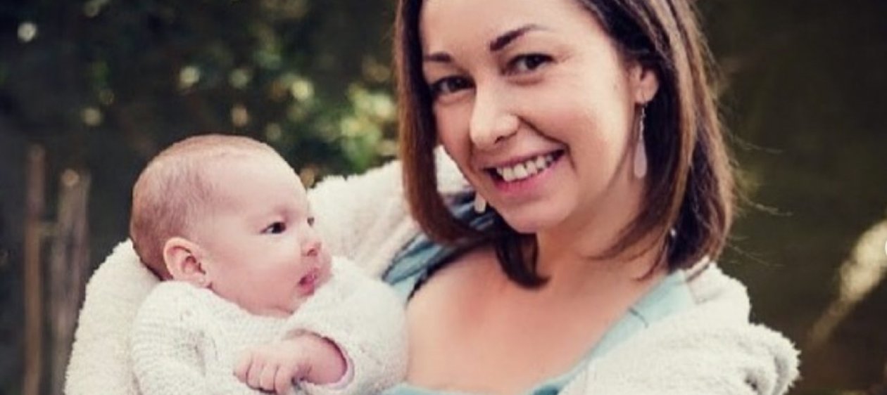 Francesca Cigna defiende amamantar a su hija de 2 años y medio