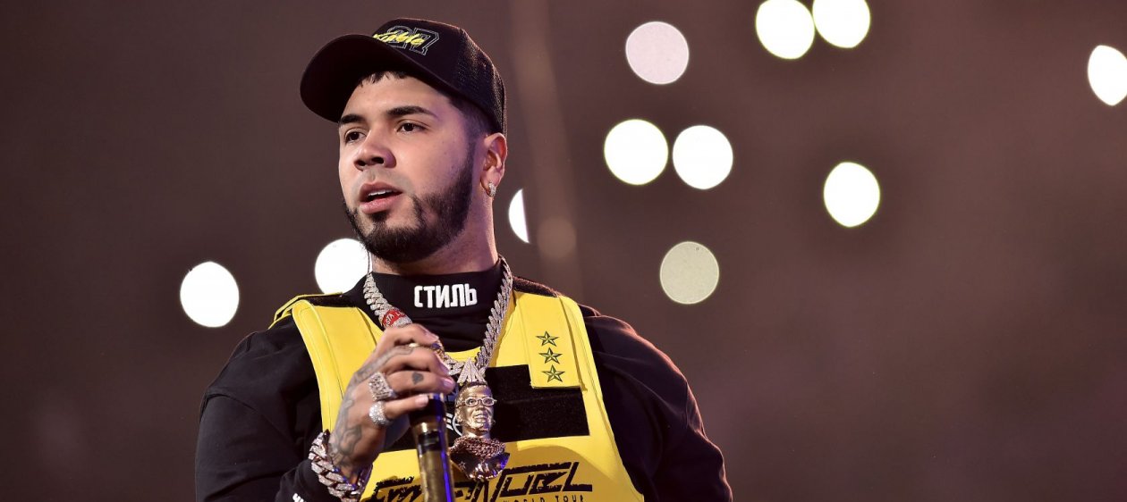 Anuel AA protagonizó escándalo en discoteca: DJ habría puesto música de Karol G