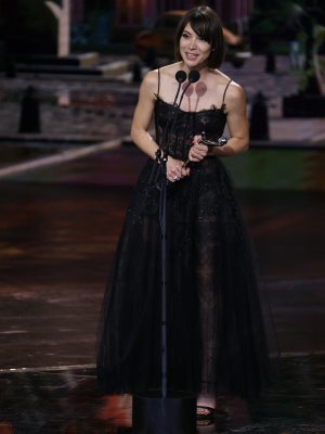 Daniela Ramírez triunfa en los Premios Platino y gana galardón por mejor actriz de serie