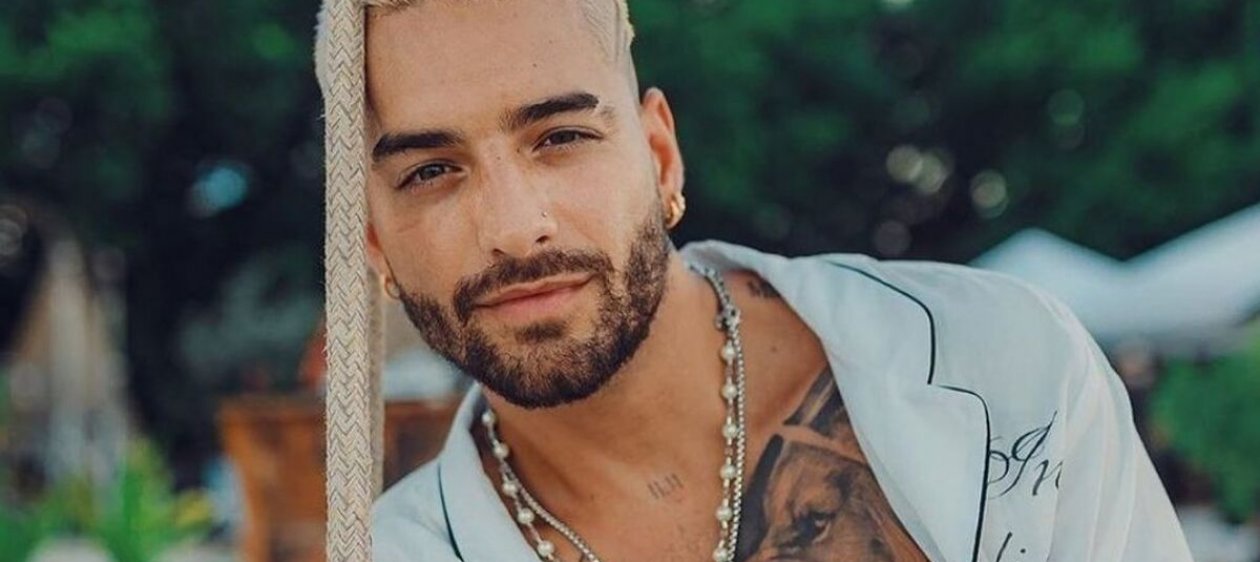 Maluma hace importante anuncio desde su cama con una mujer