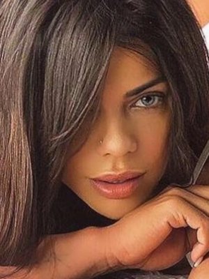 Modelo brasileña asegura que Gerard Piqué le enviaba mensajes antes de separarse