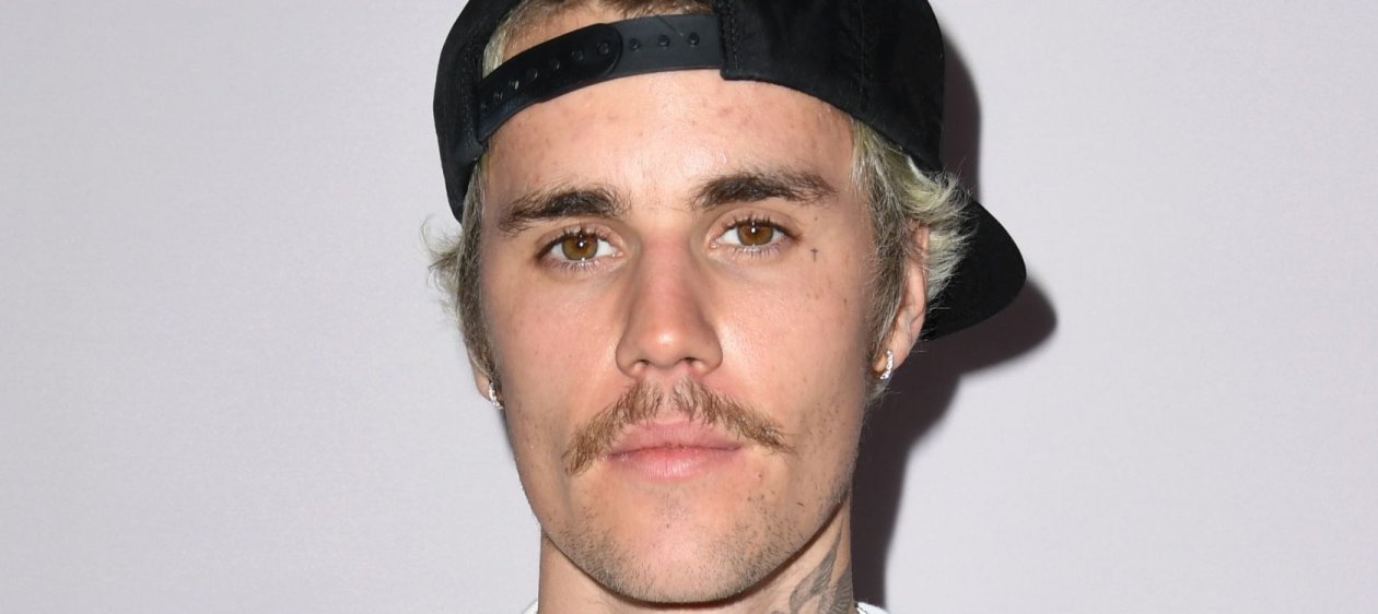 Justin Bieber compartió un video con su rostro paralizado