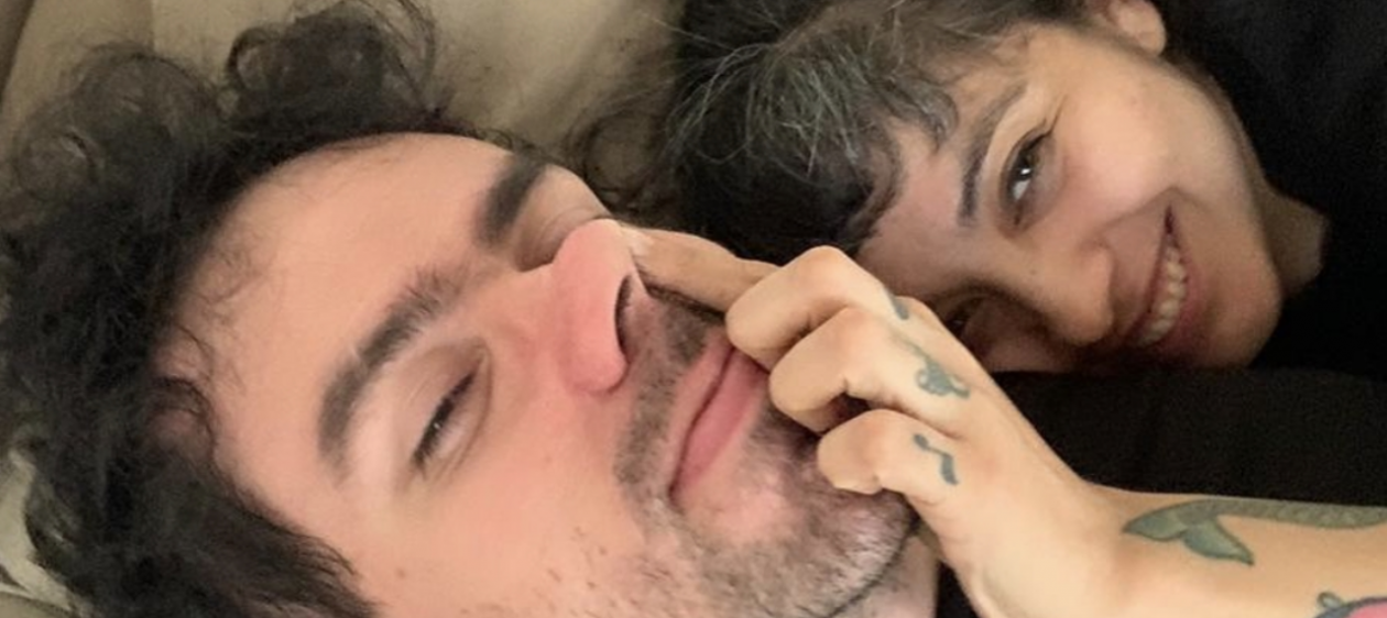 ¡Está muy grande! Pareja de Mon Laferte muestra a su hijo por redes sociales