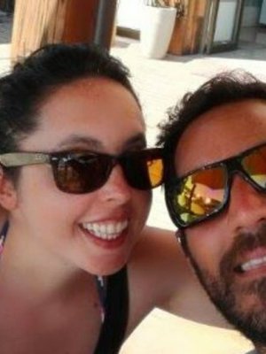 Chiqui Aguayo compartió a su esposo para que amiga aprendiera a besar