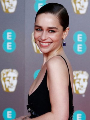 Emilia Clarke asegura que perdió partes de su cerebro tras sufrir dos aneurismas