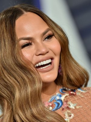 ¡Felicidades! Chrissy Teigen anuncia que está embarazada