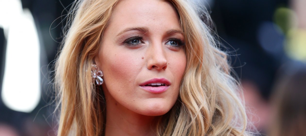 Blake Lively comparte tiernas fotografías luciendo su avanzado embarazo