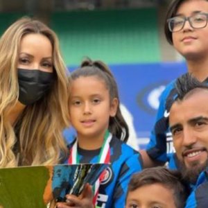 Desclasifican la millonaria pensión alimenticia que da Arturo Vidal a sus hijos
Desclasifican la millonaria pensión alimenticia que da Arturo Vidal a sus hijos