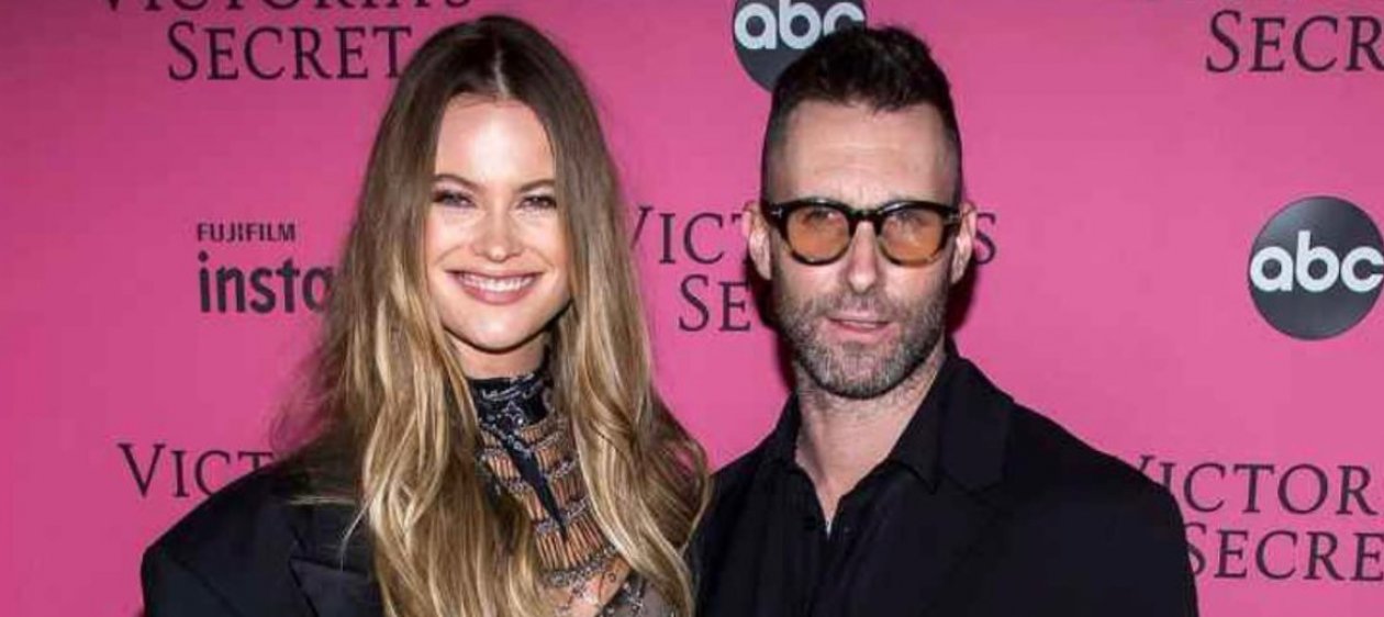 Adam Levine y su esposa reaparecen juntos y felices en medio de polémica por infidelidad