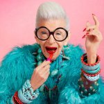 ¡A los 101 años! Iris Apfel lanza su primera línea de maquillaje