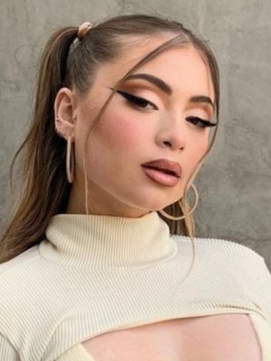 Sofía Castillo, hermana de Paloma Mami, sorprende con exótica transformación