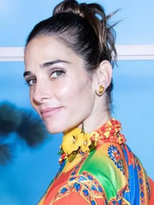 Juana Viale se cortó el pelo en apoyo a las mujeres de Irán