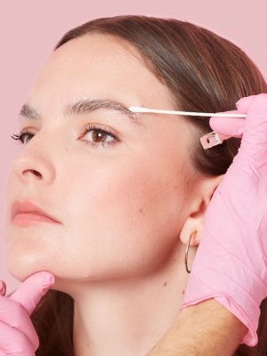 Brow Lamination: la moda del makeup que inició en las pasarelas, ya está disponible para ti