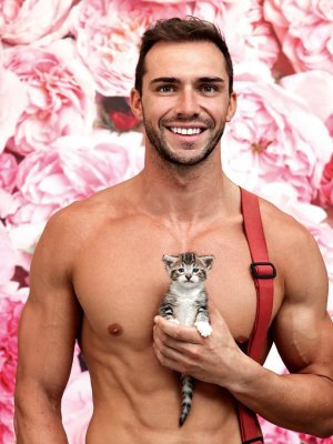 Bomberos australianos sorprenden con sensual calendario