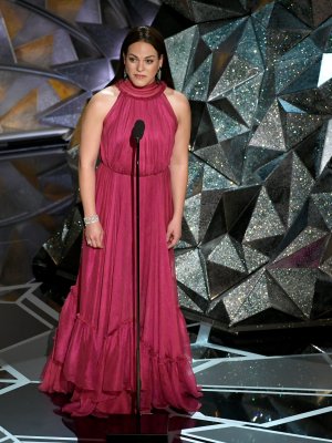 Daniela Vega sorprende con foto junto a Ester Expósito y Yalitza Aparicio