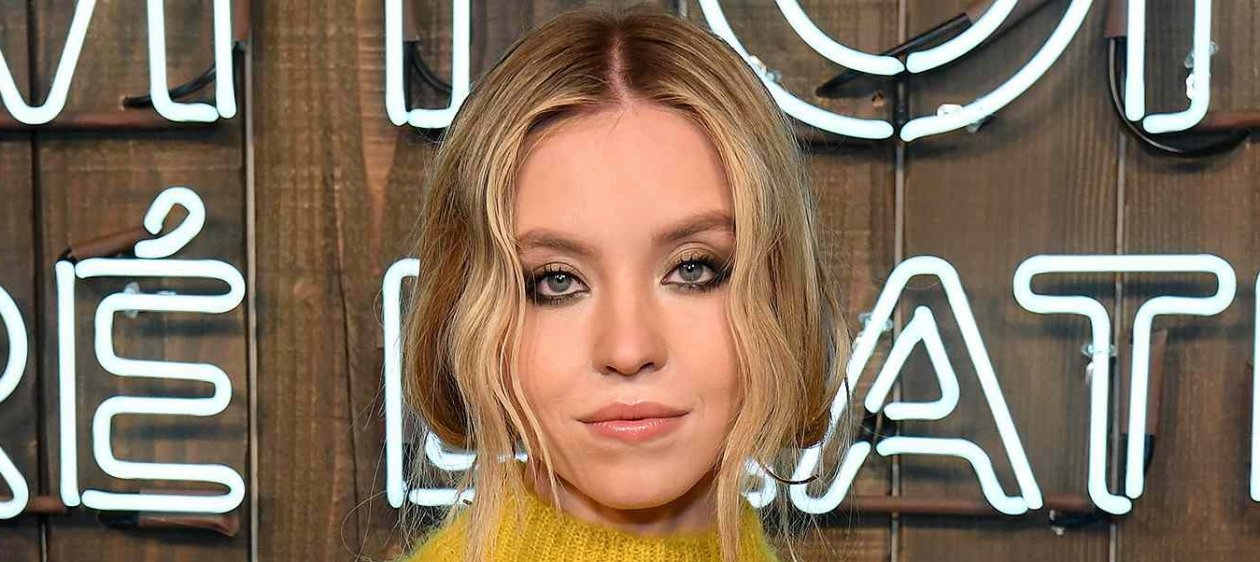 Sydney Sweeney canaliza a Lizzie McGuire con despampanante vestido de gala