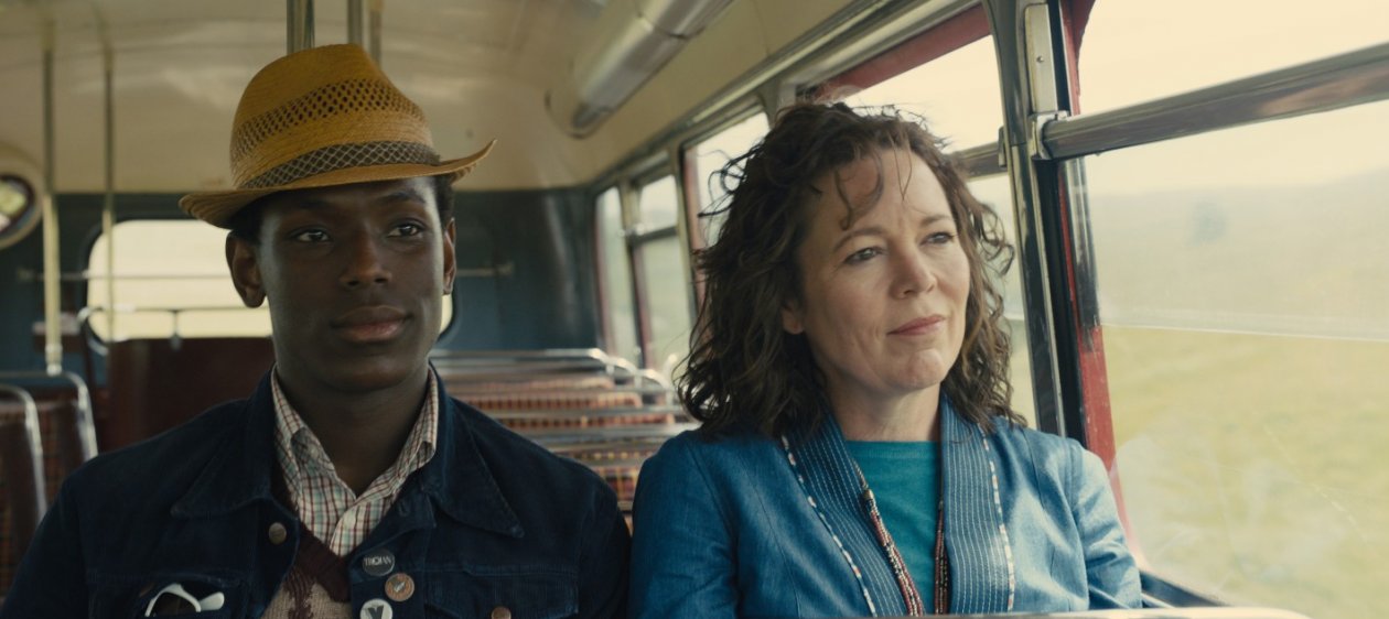 Olivia Colman cuenta detalles de las escenas de sexo con Micheal Ward