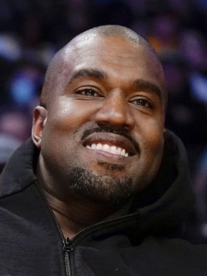 Kanye West se casó en secreto con Bianca Censori, diseñadora de Yeezy