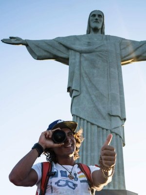 Claudio Iturra lanza osado viaje para solteras chilenas en Río de Janeiro