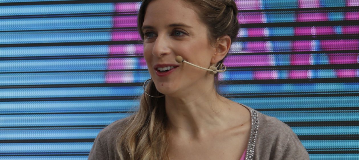 El creativo apoyo de Alison Mandel a Tonka Tomicic: