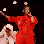 ¡Se lució! Revive la presentación de Rihanna en el Super Bowl