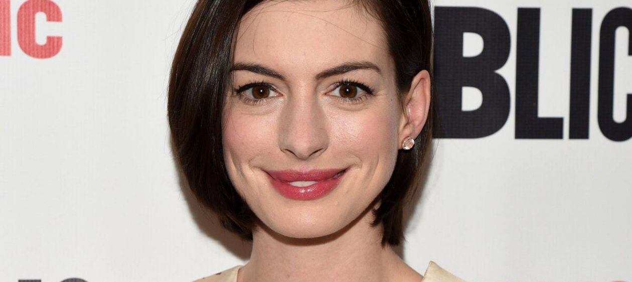 ¡Nuevo estilo! Anne Hathaway deja a todos impresionados al protagonizar campaña de moda