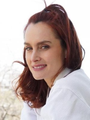 Begoña Basauri responde a las críticas tras compartir imagen amamantando a su hija