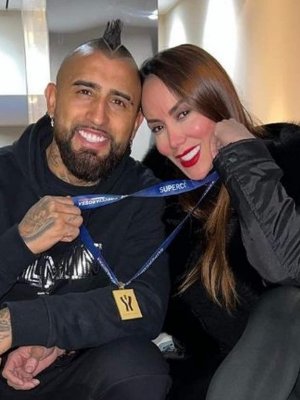 ¡El King fue operado! Sonia Isaza es la cuidadora personal de Arturo Vidal
