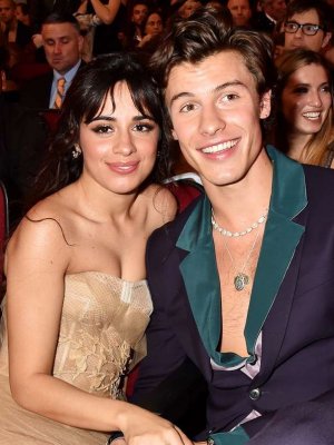 Shawn Mendes y Camila Cabello son vistos besándose en Coachella
