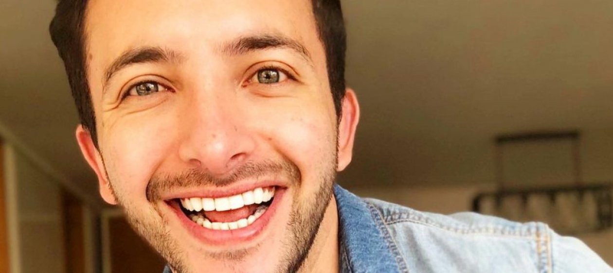 ¡Liberado! Hugo Valencia sorprende con desnudo desde Grecia