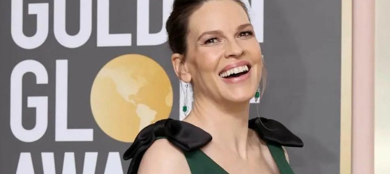 Hilary Swank tuvo mellizos a los 48 años y los presentó en las redes