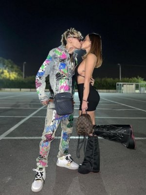 Ignacia Michelson y Marcianeke son tan pareja que ya hacen Matchy Matchy