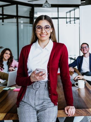 ¿El progreso laboral implica sacrificar tiempo en familia? Chilenos piensan que si