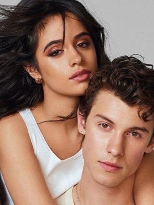 ¿Puro amor? Camila Cabello y Shawn Mendes son captados juntos en romántico paseo