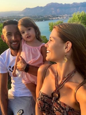 Mauricio Isla se la jugó con saludos a las mamás de sus hijas