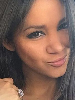 Mariuxi Domínguez celebra sus ocho meses de embarazo al desnudo