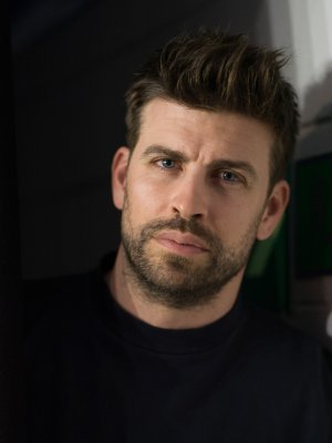 Modelo de Onlyfans reveló que Gerard Piqué le enviaba fotos desnudo mientras estaba con Shakira
