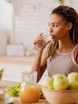 ¡No es el agua! Estudio reveló cuál es la mejor bebida para hidratarse