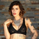 Angie Jibaja aparece con renovada imagen luego de los excesos