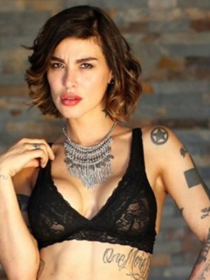 Angie Jibaja aparece con renovada imagen luego de los excesos