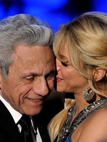 Shakira viaja de urgencia a Colombia para estar junto a su padre