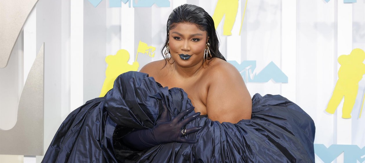 Lizzo reflexiona sobre su cuerpo e invita a no escapar de la gordura